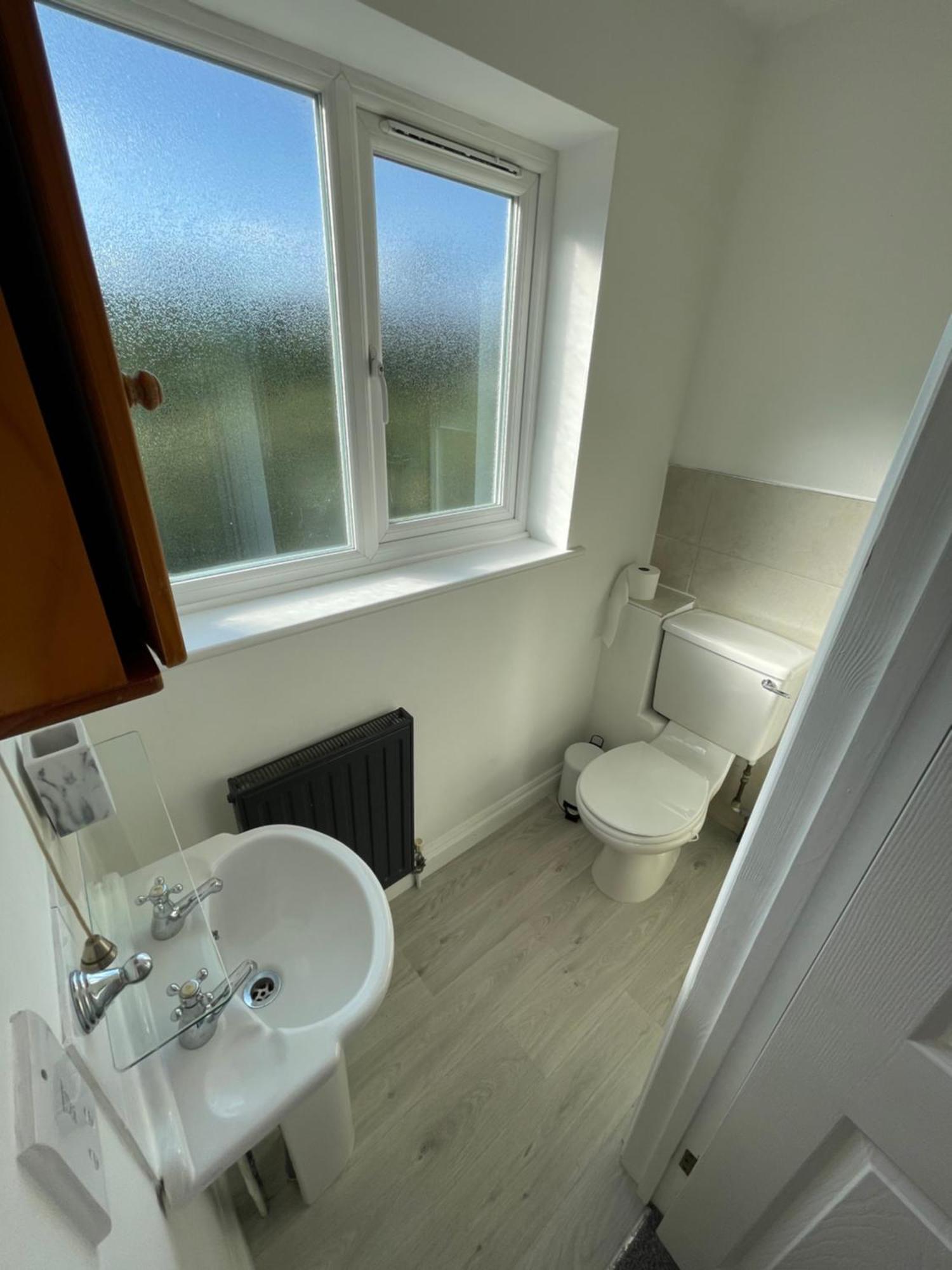 Large 5 Bed Detached House Near Stansted Airport With Parking For 2 Vehicles! Stansted Stays สแตนสเต็ด เมาท์ฟิทเช็ต ภายนอก รูปภาพ