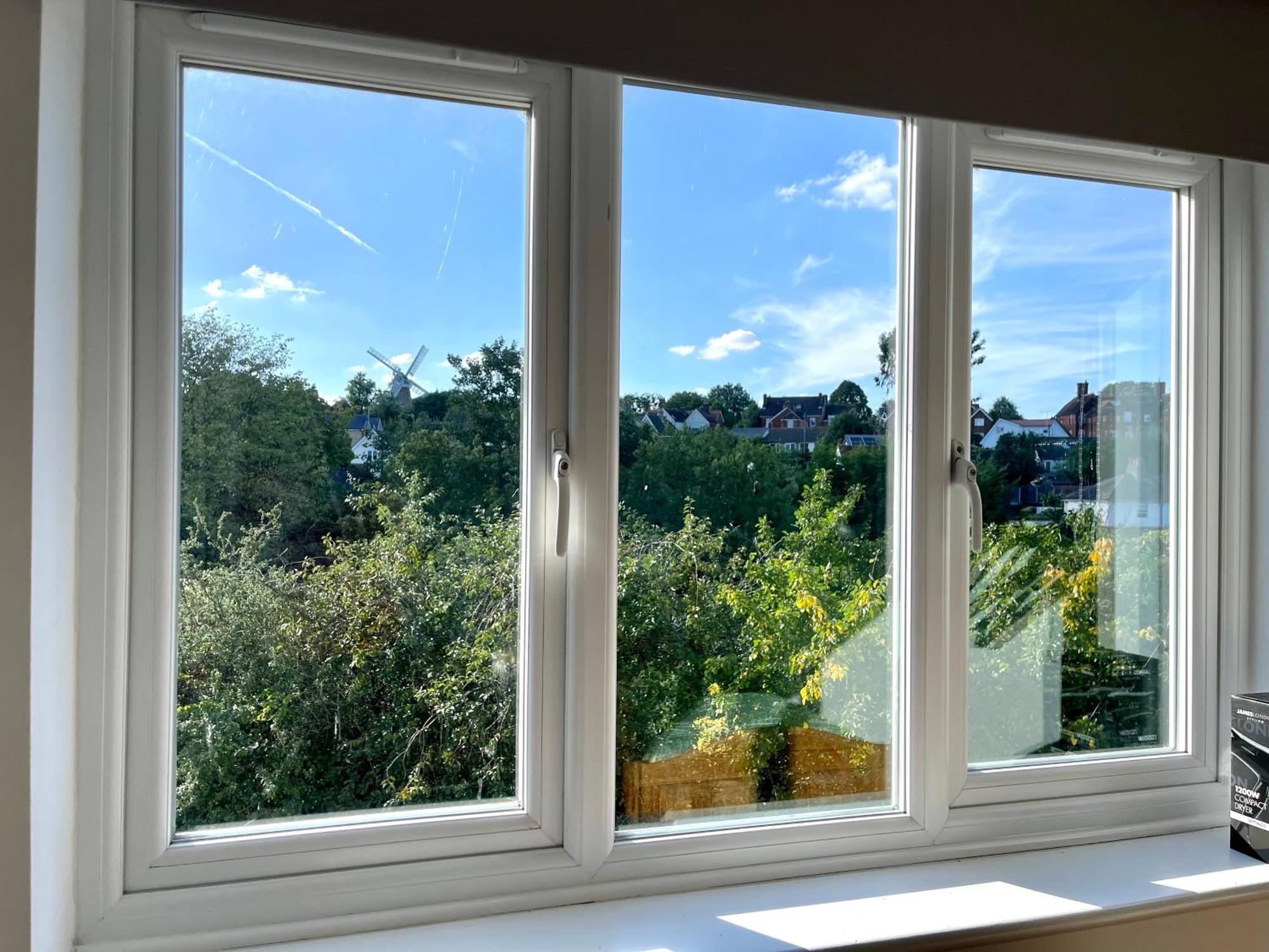 Large 5 Bed Detached House Near Stansted Airport With Parking For 2 Vehicles! Stansted Stays สแตนสเต็ด เมาท์ฟิทเช็ต ภายนอก รูปภาพ