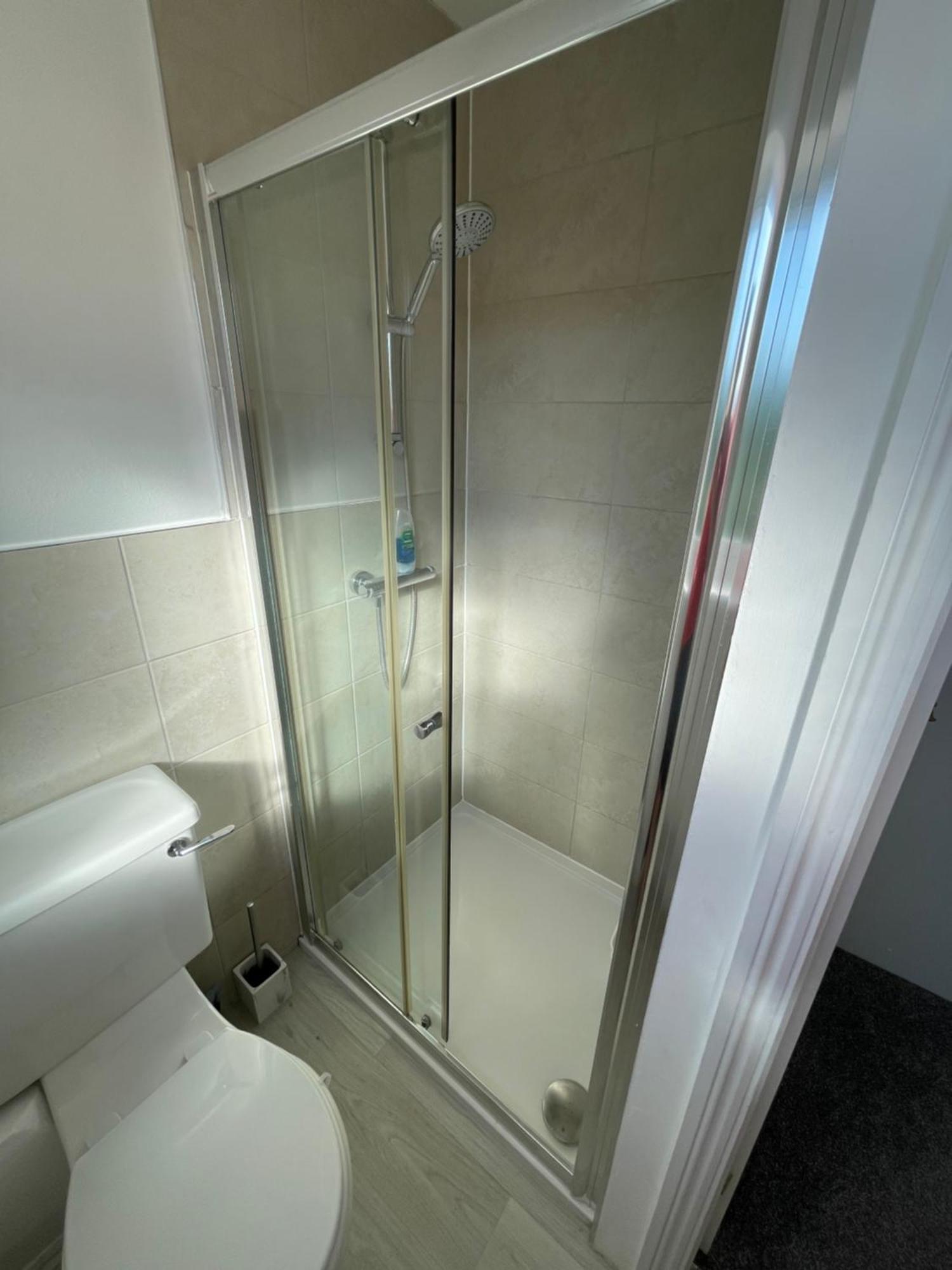 Large 5 Bed Detached House Near Stansted Airport With Parking For 2 Vehicles! Stansted Stays สแตนสเต็ด เมาท์ฟิทเช็ต ภายนอก รูปภาพ