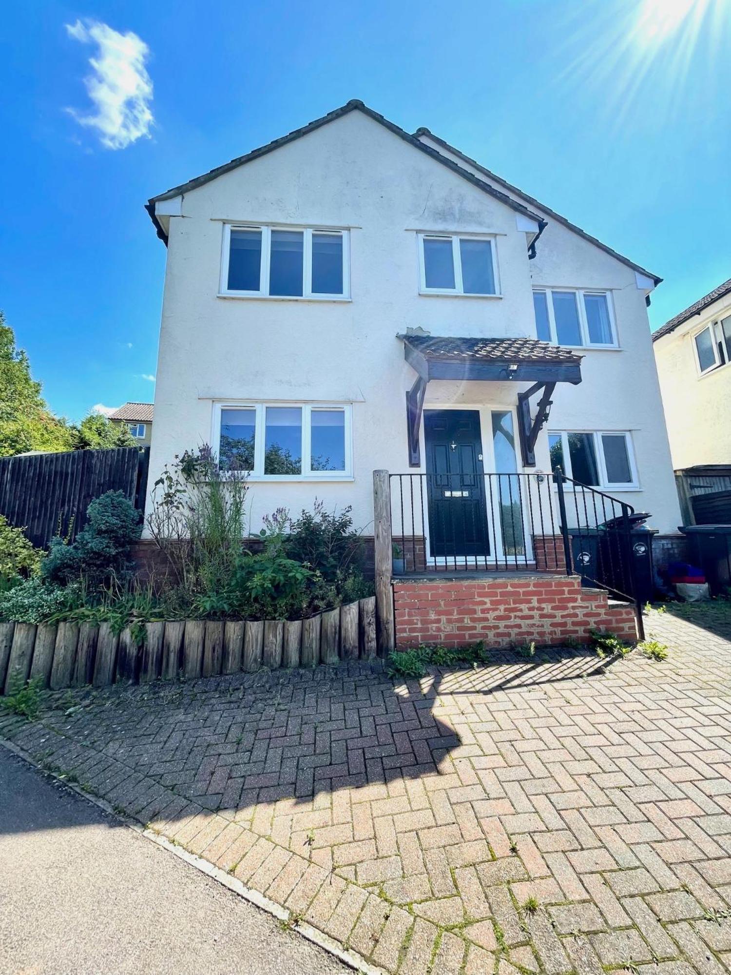 Large 5 Bed Detached House Near Stansted Airport With Parking For 2 Vehicles! Stansted Stays สแตนสเต็ด เมาท์ฟิทเช็ต ภายนอก รูปภาพ